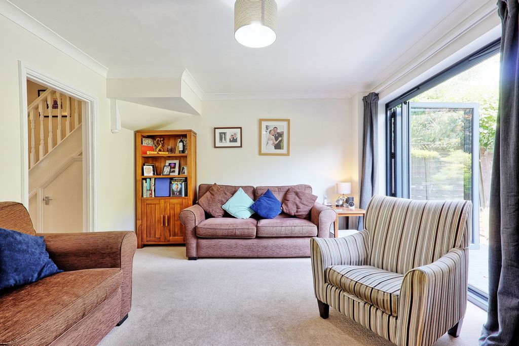 Property photo 2 of 27