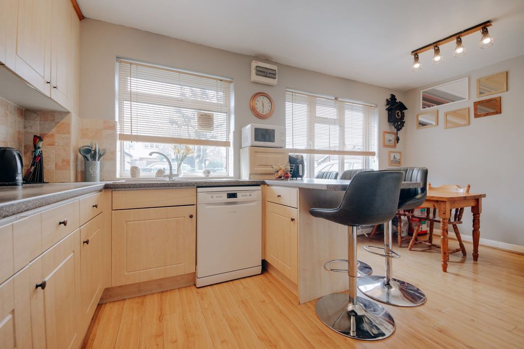 Property photo 3 of 13 Kitchen/Dining Area