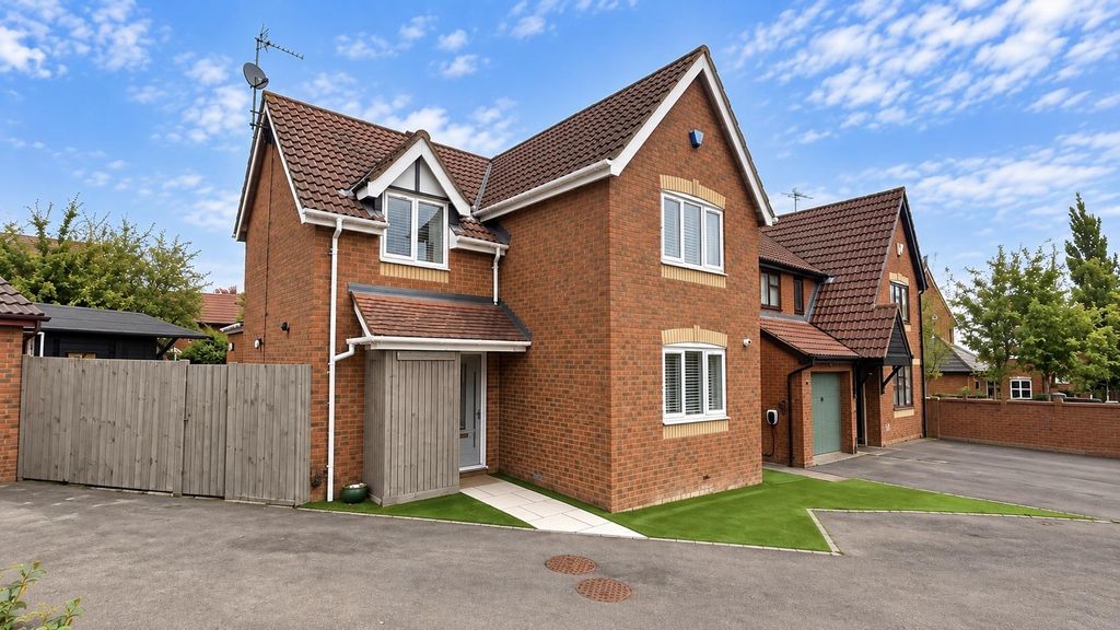Property photo 3 of 36 9Ac0BA75-D5E8-48D9-A280-F03543121Ebd.Jpeg