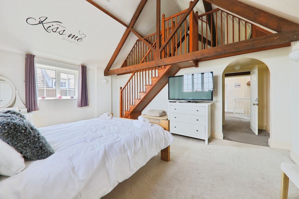 Property photo 2 of 21 43725710