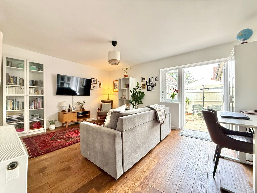 Property photo 3 of 12