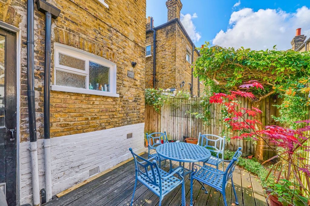 Property photo 1 of 17 Picture No. 23
