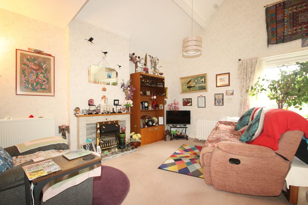 Property photo 2 of 20 Photo 17