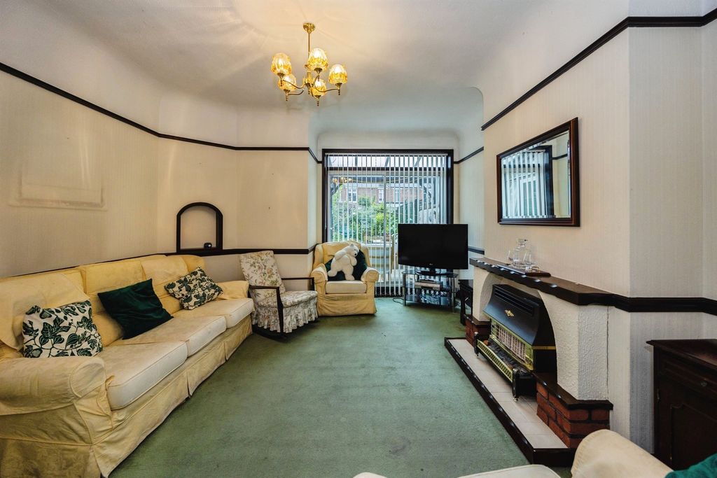 Property photo 2 of 17