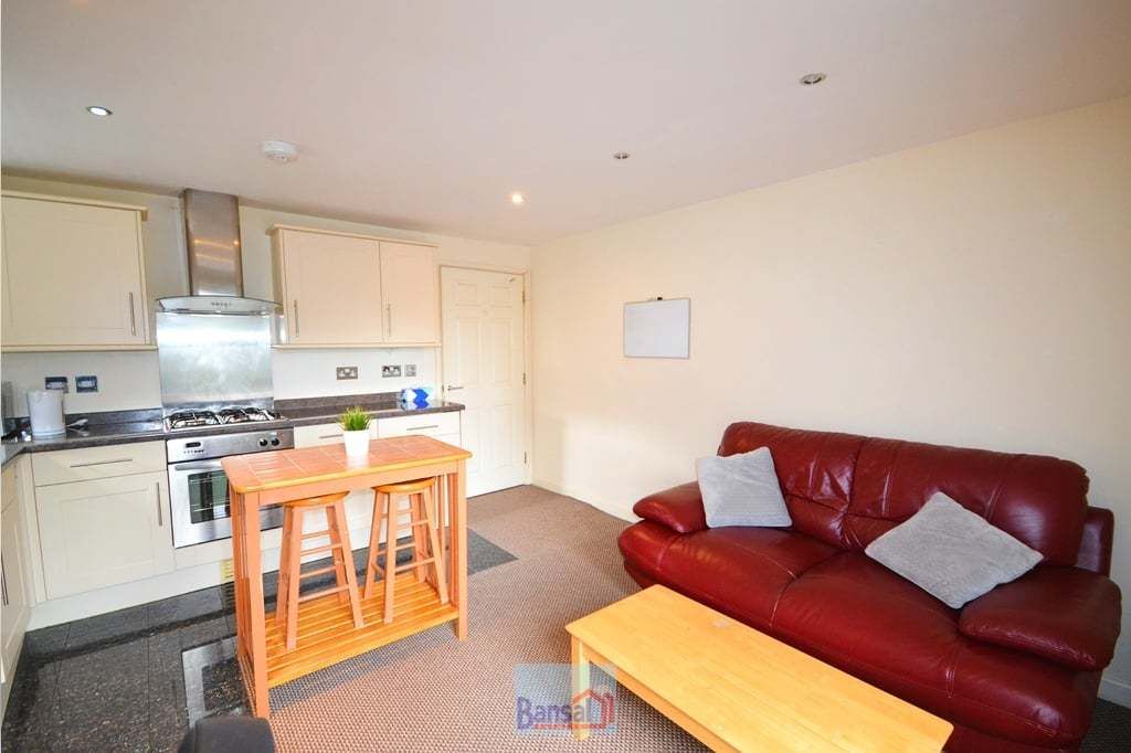 Property photo 2 of 8
