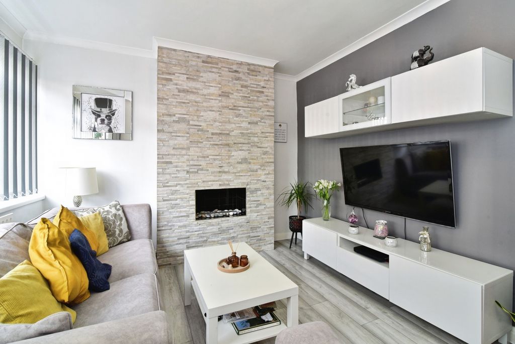 Property photo 2 of 19 Pbox-Img.Jpg