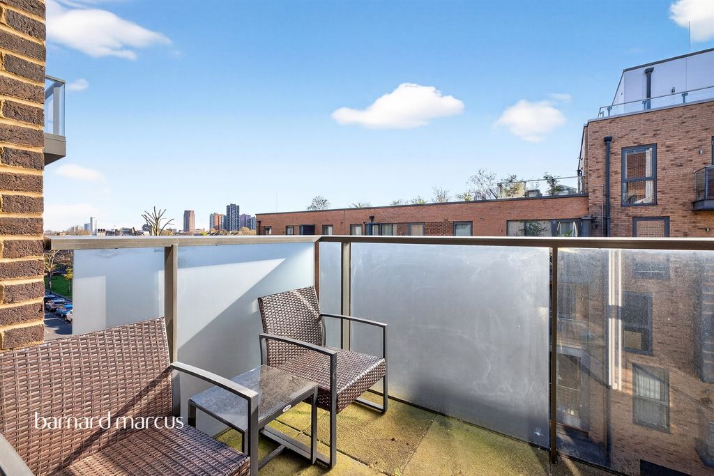 Property photo 3 of 11