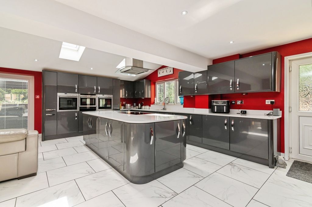 Property photo 2 of 26 Pbox-Img.Jpg