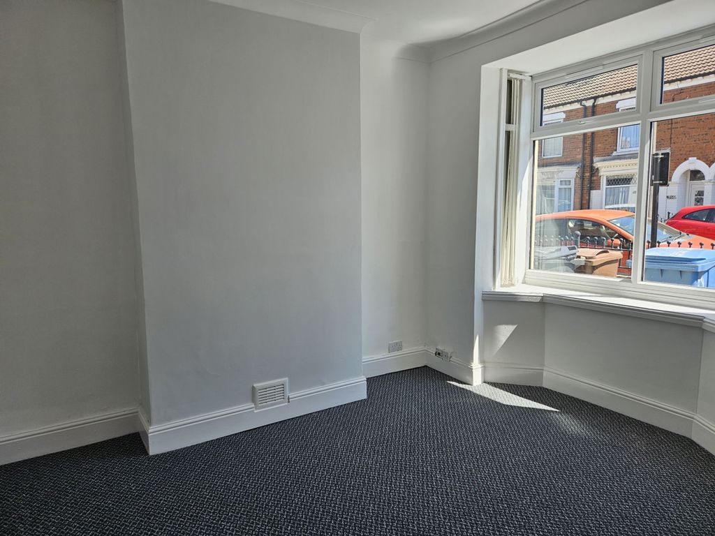 Property photo 2 of 6 Lounge