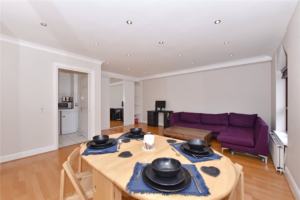 Property photo 2 of 8 Reception Room