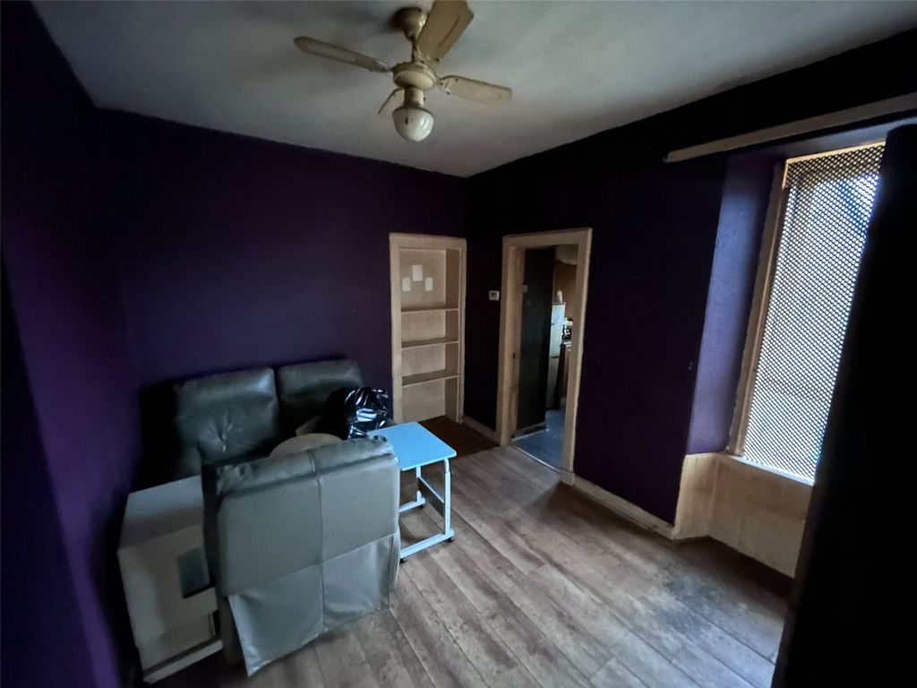Property photo 2 of 5 Picture No. 03