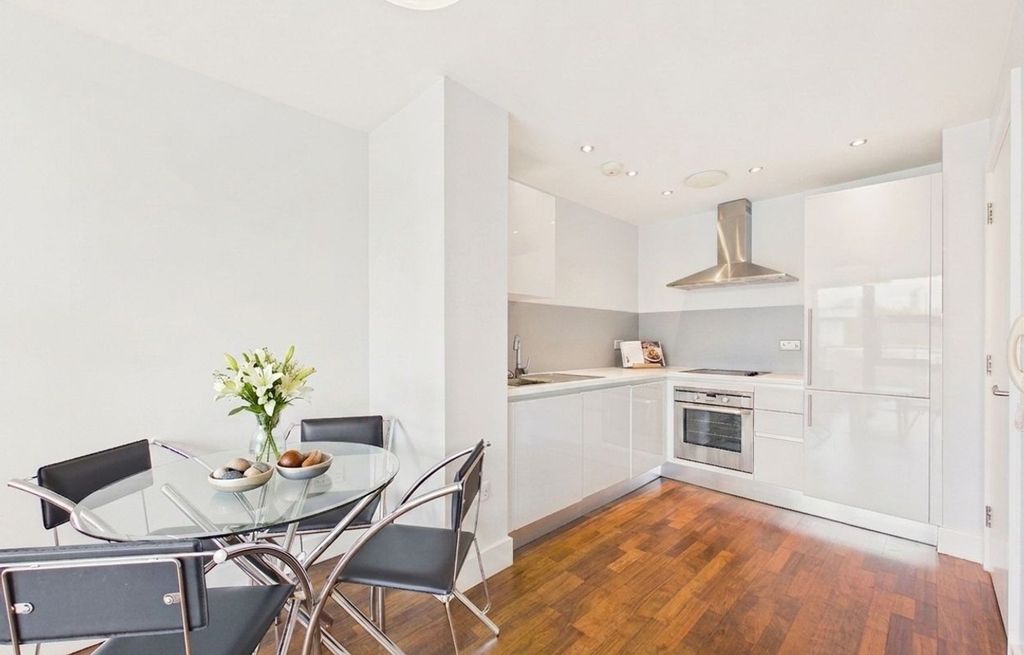 Property photo 3 of 8 Dining Area/Kitchen