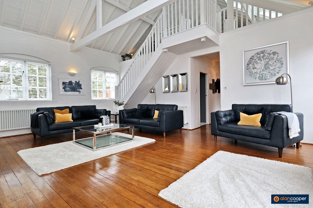 Property photo 3 of 39 4371093