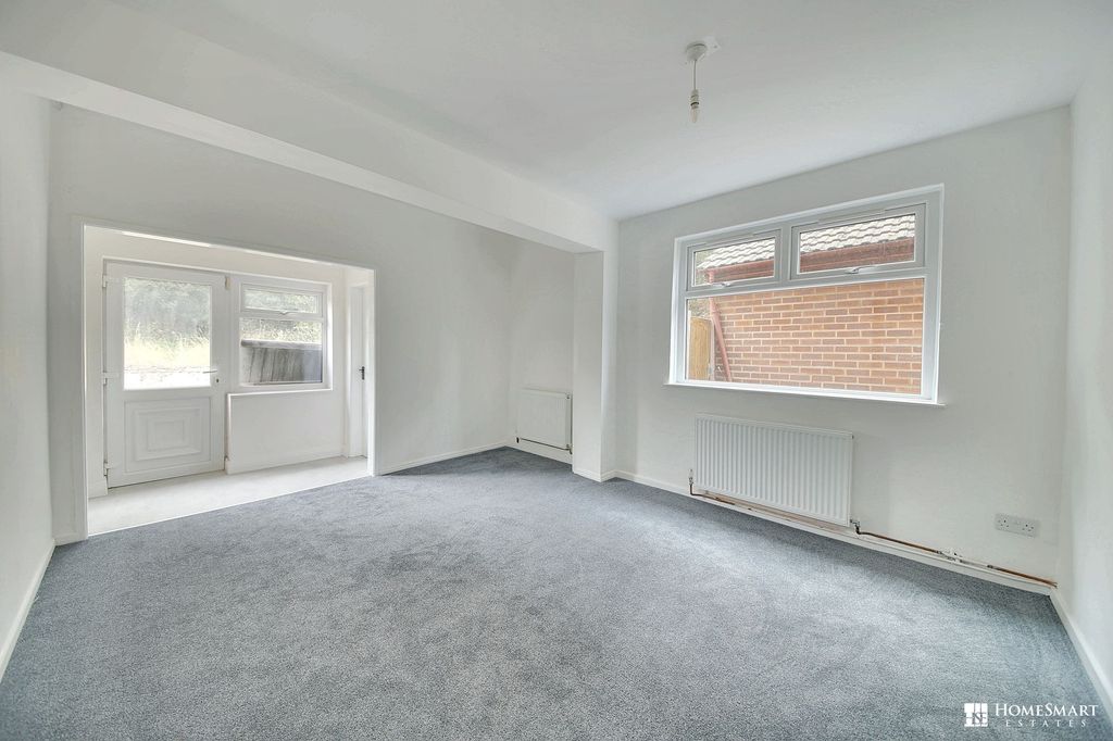 Property photo 3 of 23 Dining Room