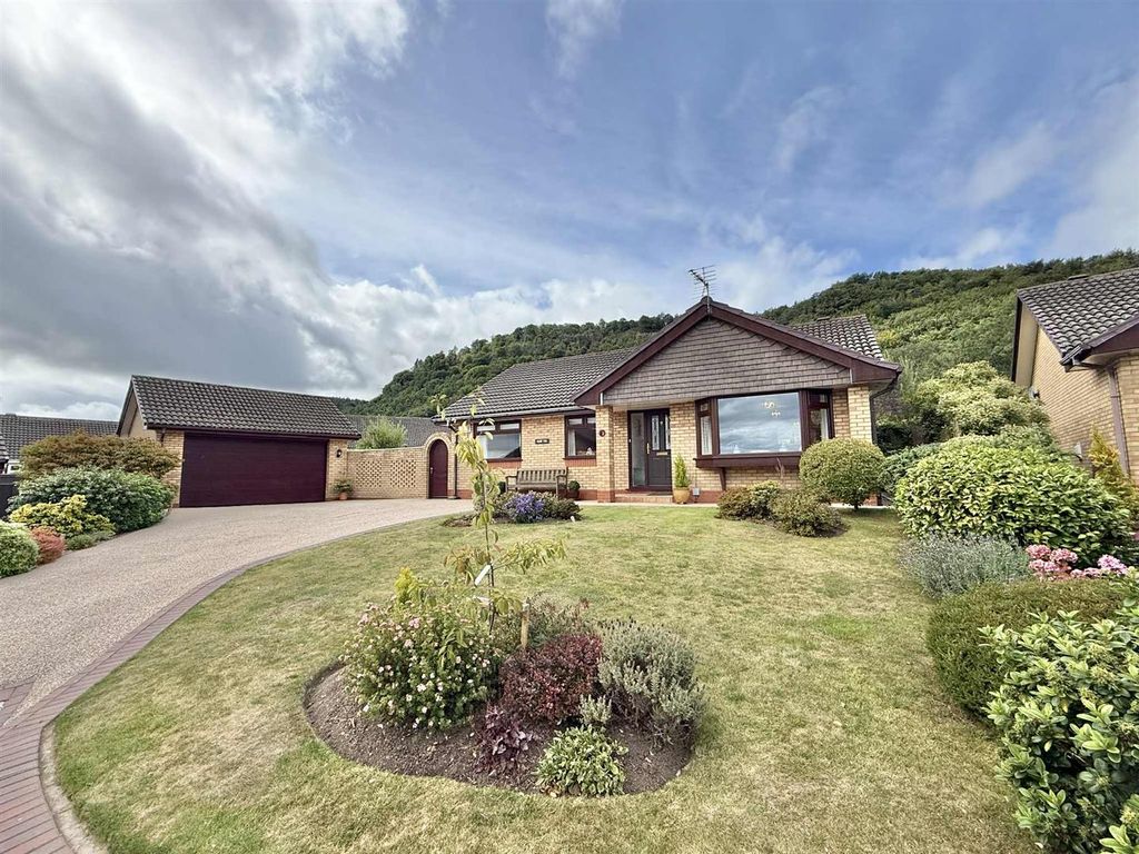 Property photo 1 of 14 Front.Jpg