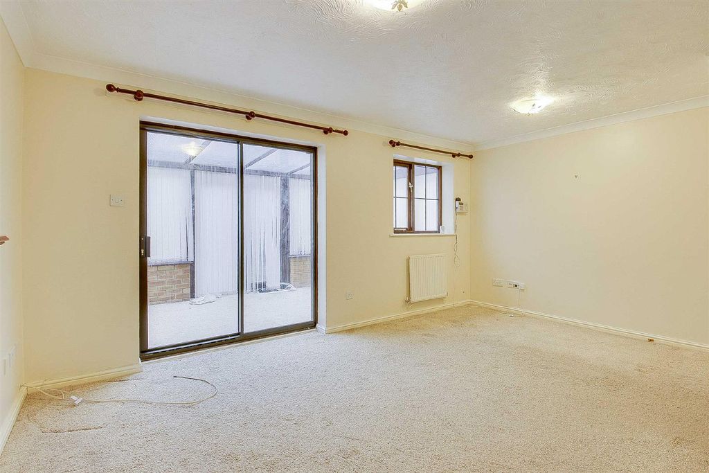 Property photo 3 of 11