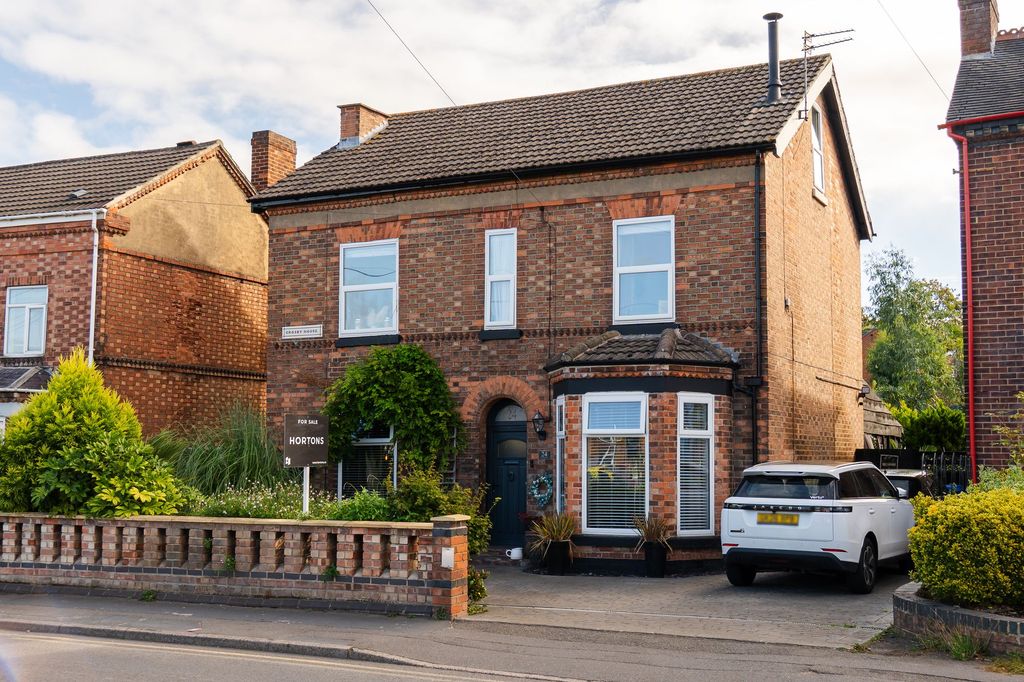 Property photo 1 of 44