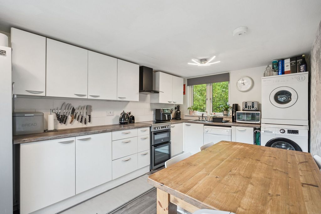 Property photo 3 of 16 Kitchen Diner