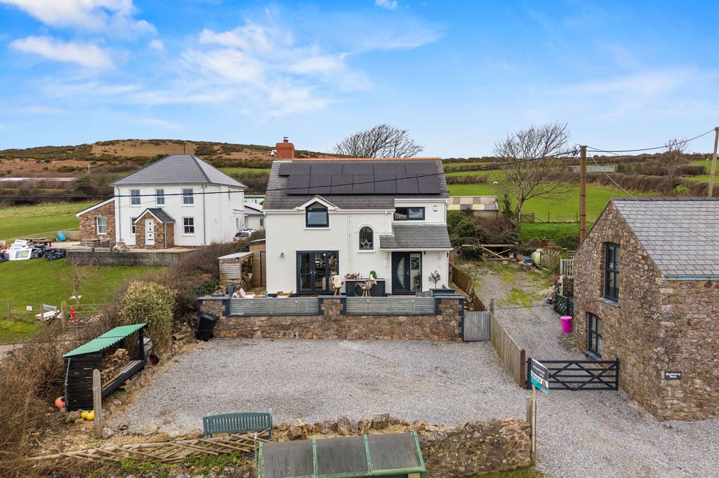 Property photo 2 of 35