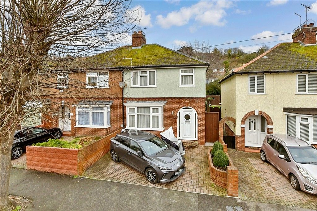 Property photo 1 of 14 External Front Web.