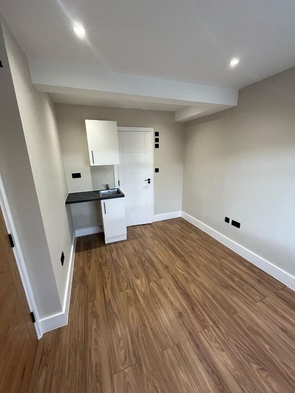 Property photo 2 of 4 O_1Iog51K5B1Qrn14Kjnkn1S5Cf4.Jpg