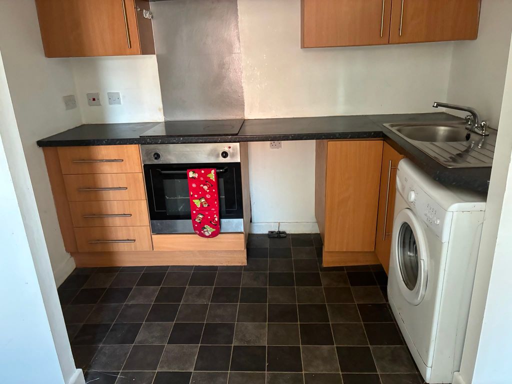 Property photo 1 of 5 Kitchen