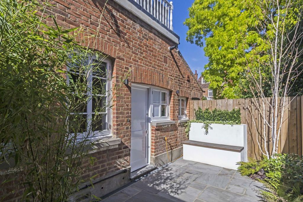 Property photo 1 of 4