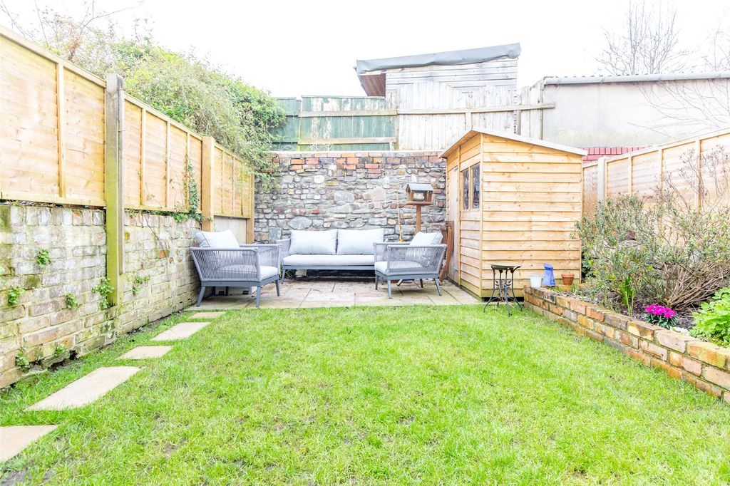 Property photo 2 of 15 Picture No. 14