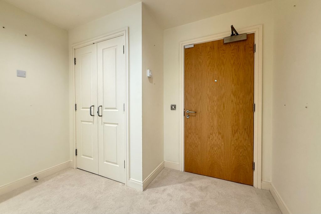 Property photo 2 of 9 Entrance Hall