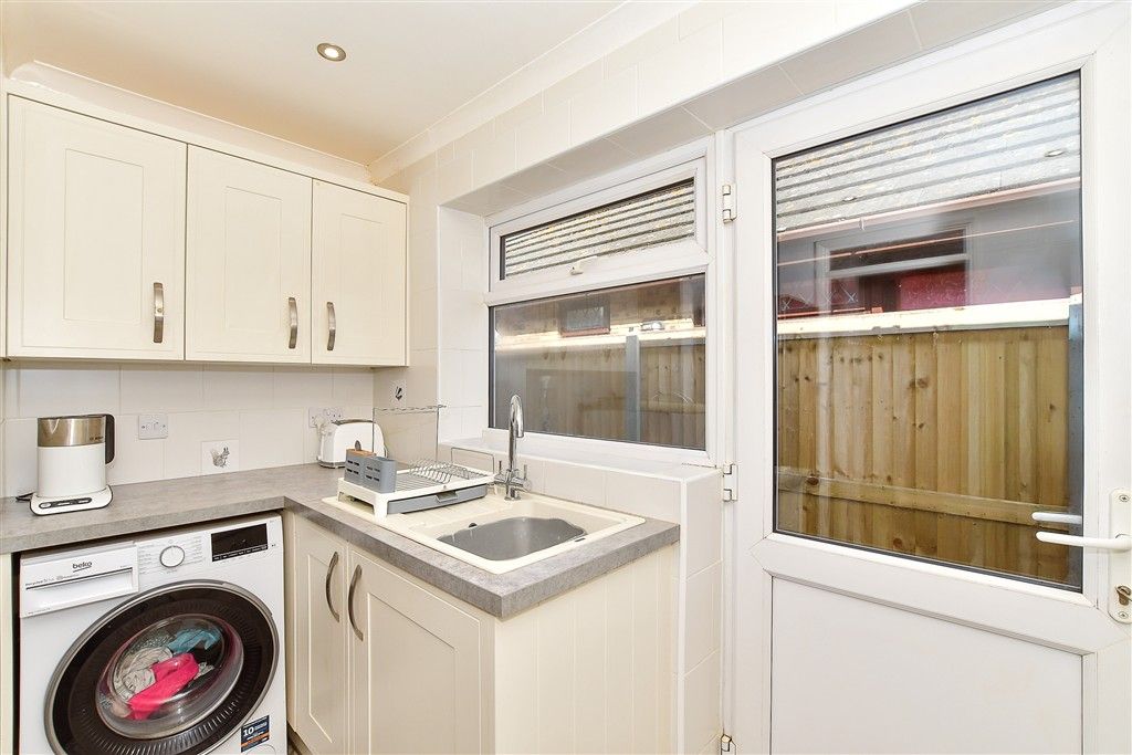 Property photo 3 of 14 Kitchen