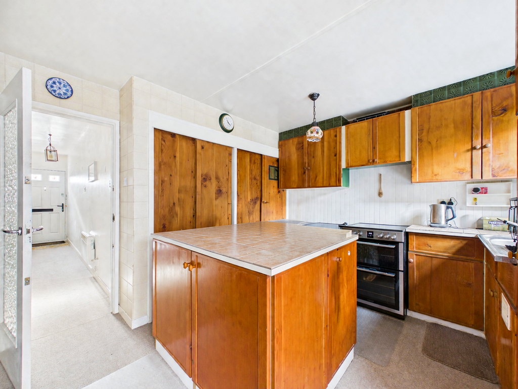 Property photo 3 of 11 Kitchen.Jpg