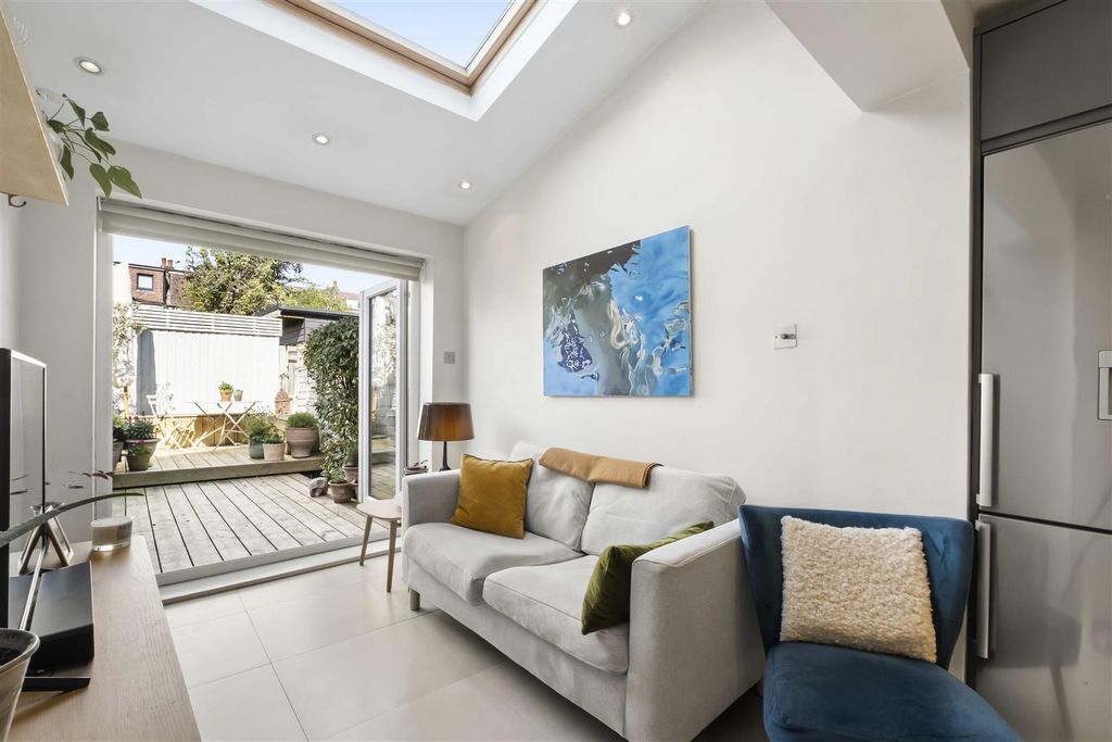 Property photo 2 of 8 Living/Dining/Kitchen