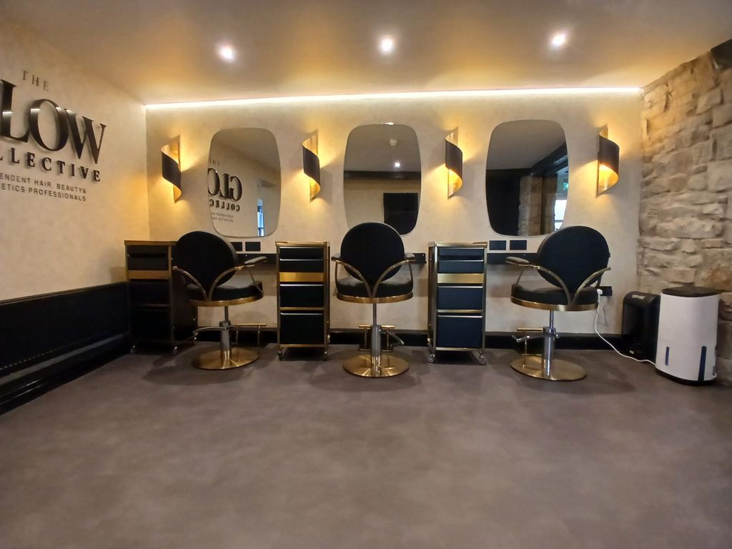 Property photo 3 of 9 Hair Station 3