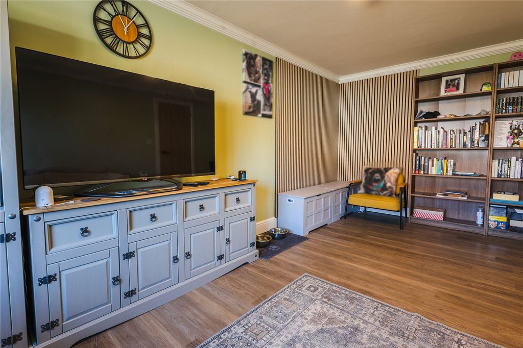 Property photo 2 of 24 Picture No. 04