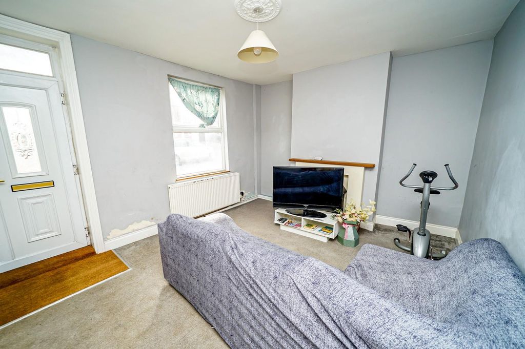 Property photo 3 of 17