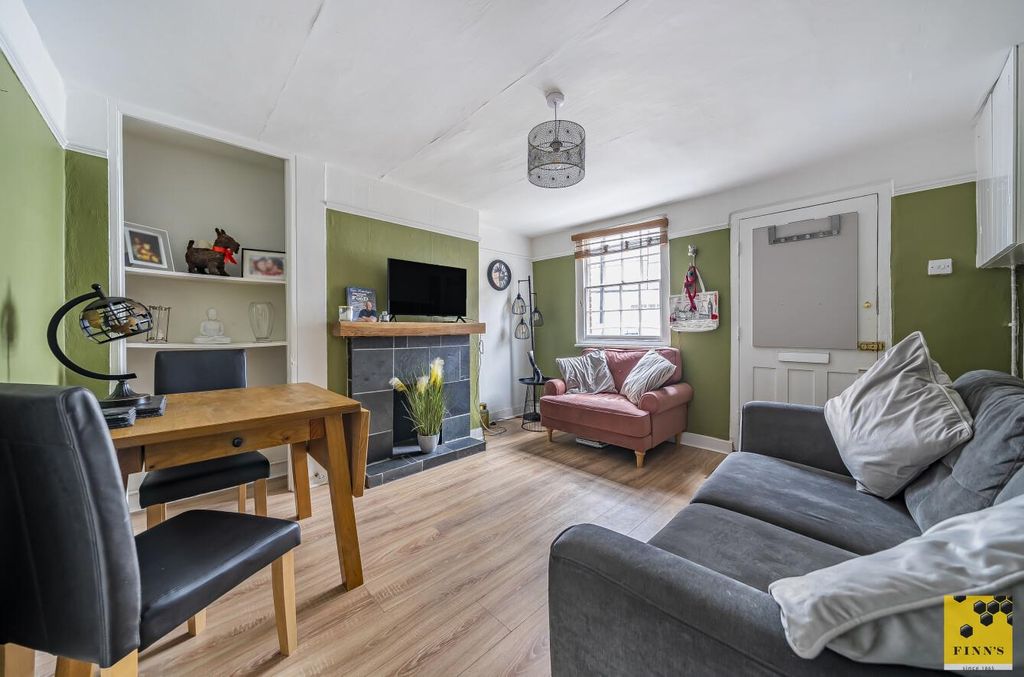 Property photo 2 of 12 52156cd5-18E1-4832-9Ba9-972273E7F8d2.Jpg