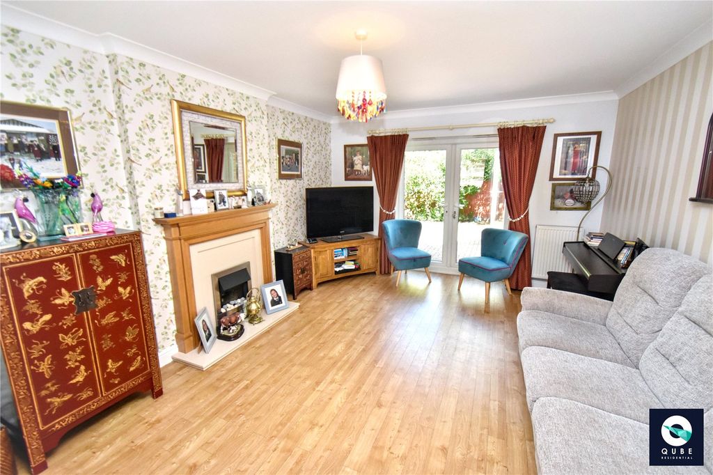 Property photo 3 of 40 Picture No. 15