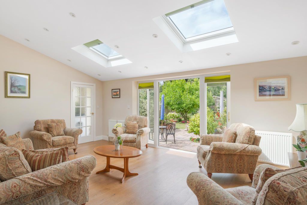 Property photo 2 of 27