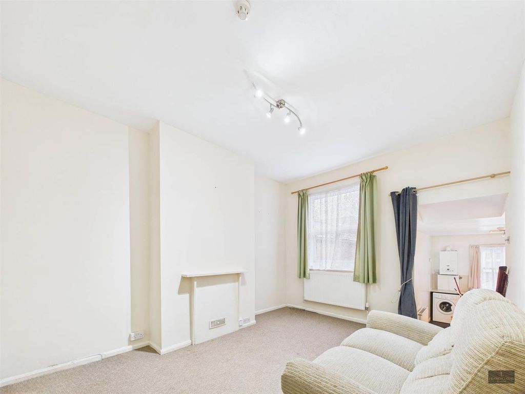Property photo 1 of 8 Cam02887G0-Pr0517-Still013.Jpg