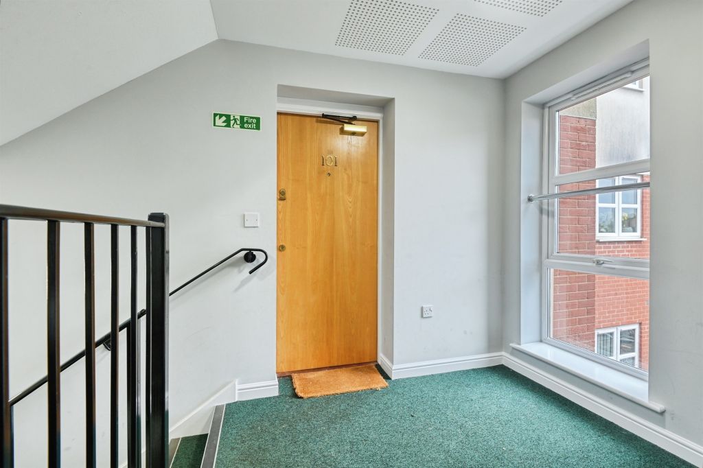 Property photo 2 of 18