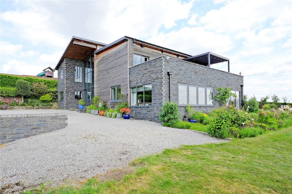 Property photo 1 of 77 Picture No. 14