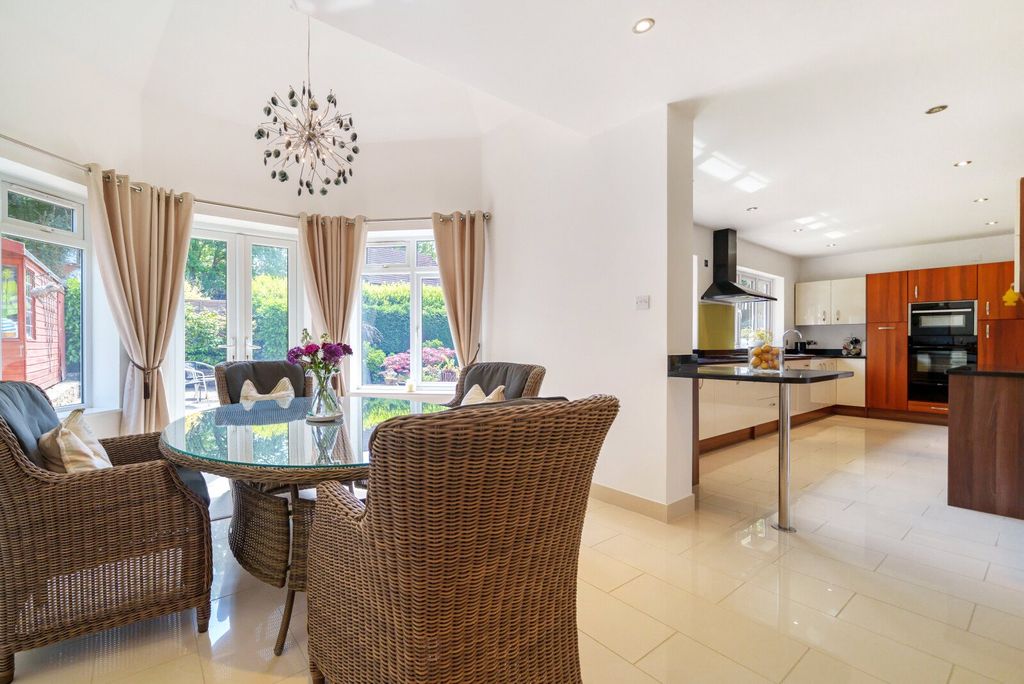 Property photo 2 of 16 Picture No. 30