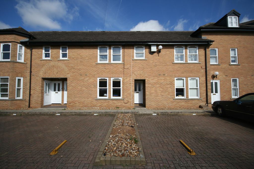 Property photo 1 of 8 Front