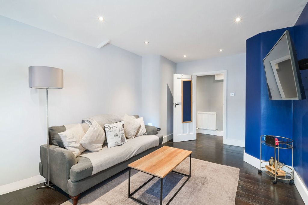 Property photo 3 of 9