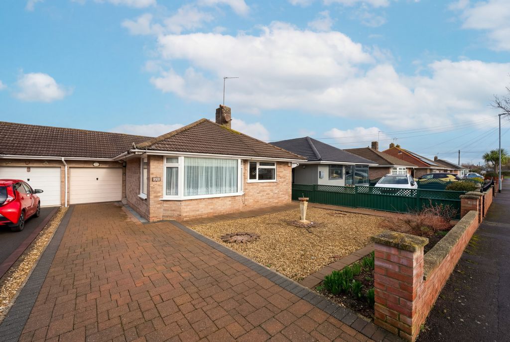 Property photo 1 of 17 2 Bedroom Detached Bungalow For Sale