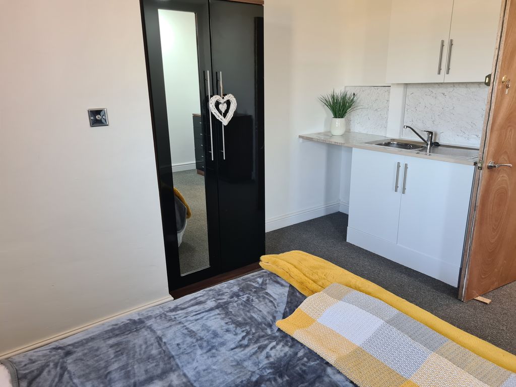 Property photo 2 of 6