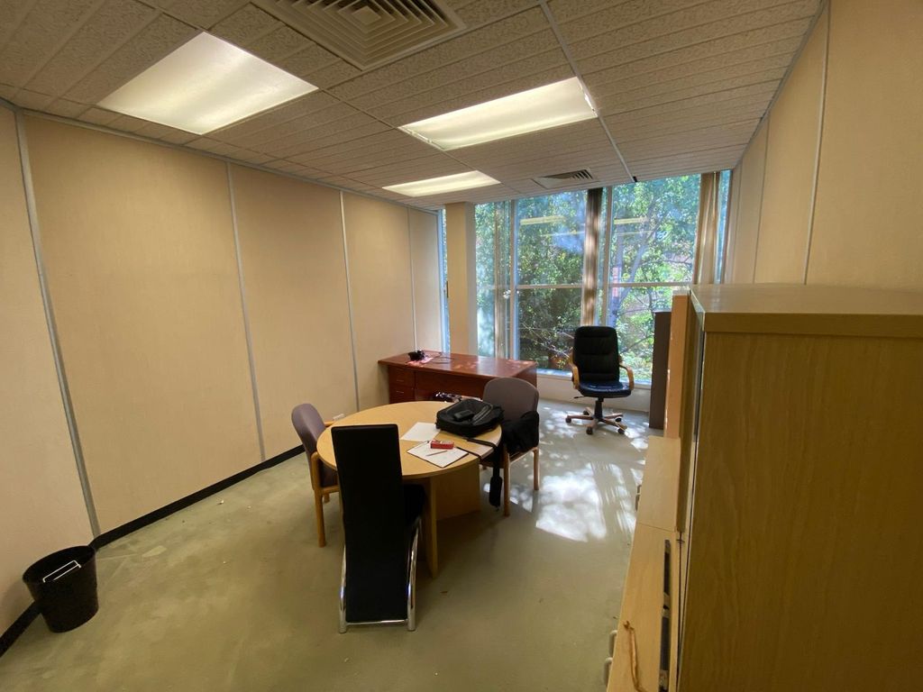 Property photo 1 of 2