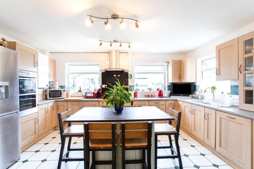 Property photo 3 of 19