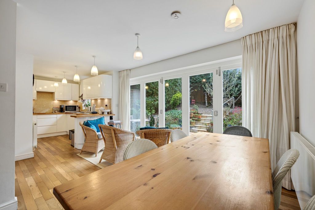 Property photo 3 of 24