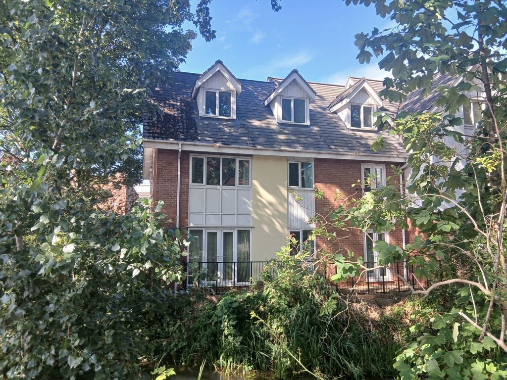 Property photo 1 of 10 Front